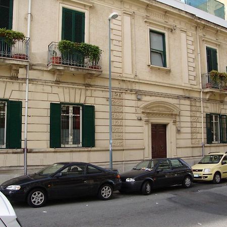 La Maison Des Livres Reggio di Calabria Dış mekan fotoğraf