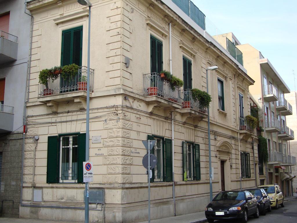 La Maison Des Livres Reggio di Calabria Dış mekan fotoğraf
