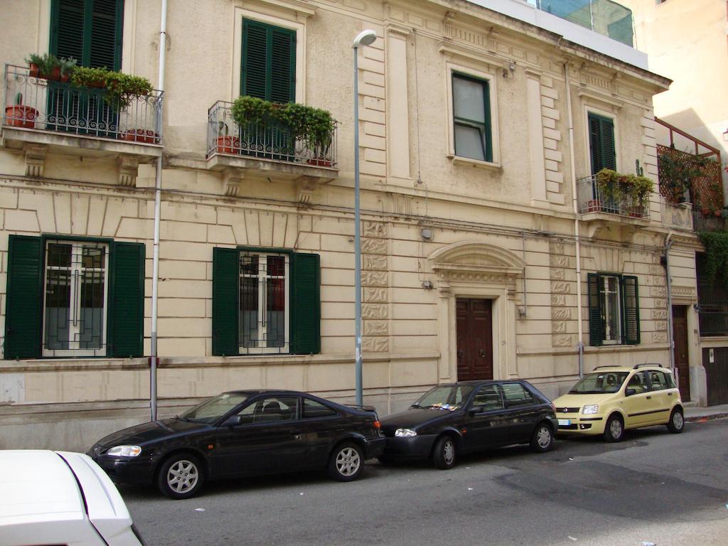 La Maison Des Livres Reggio di Calabria Dış mekan fotoğraf